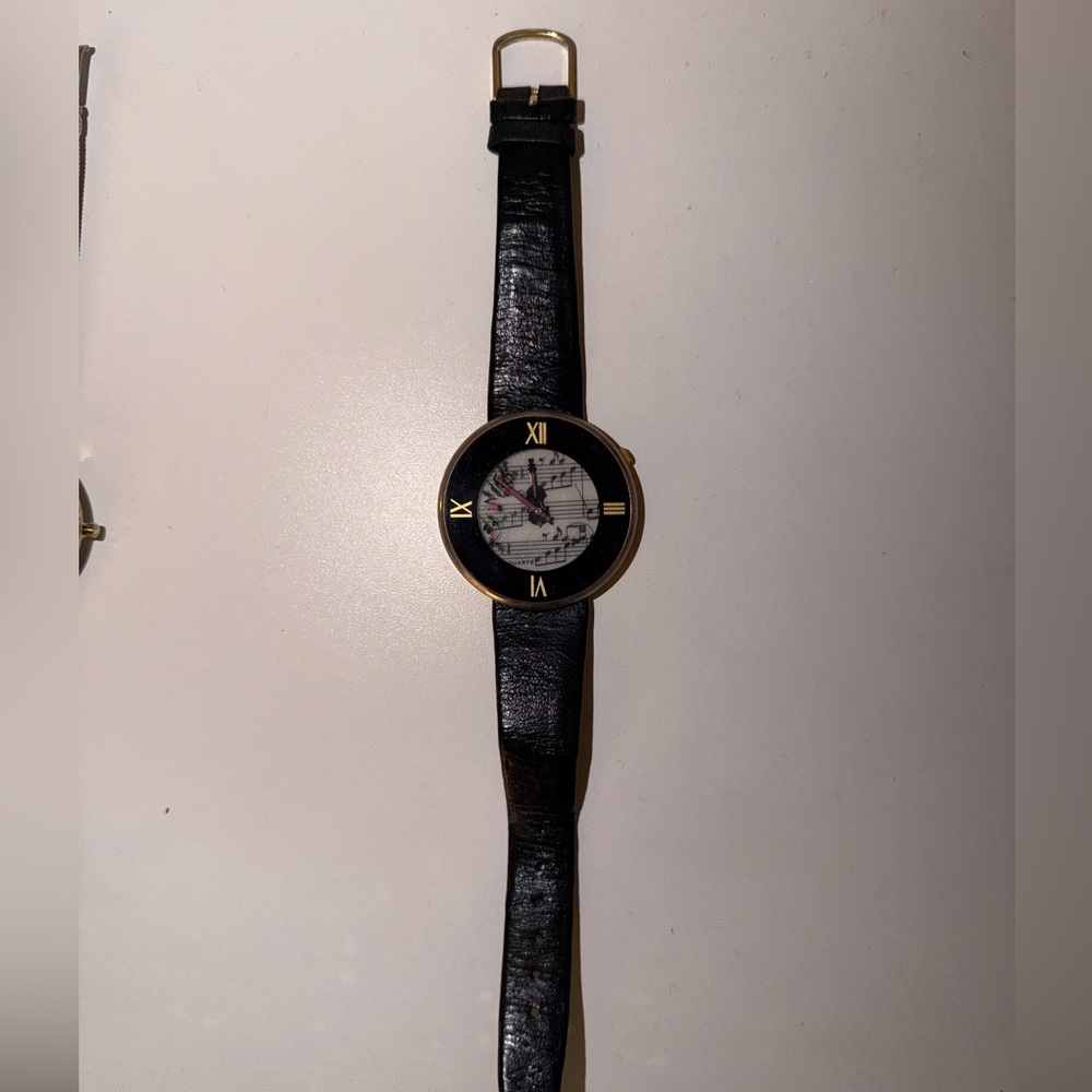 Elegant Black and Gold Men's Watch